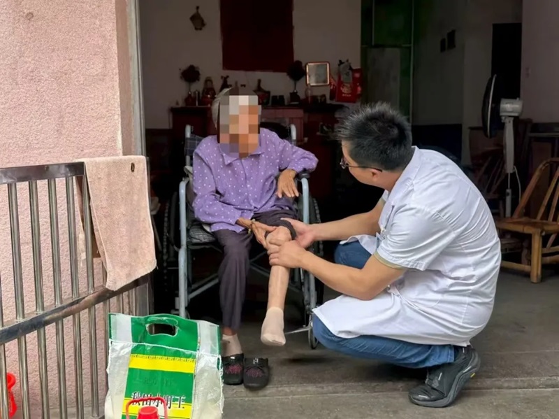 谈球吧