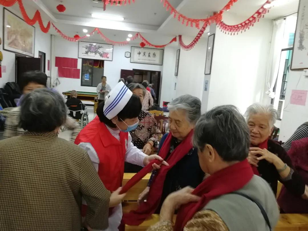 谈球吧