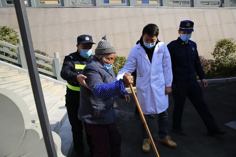 谈球吧