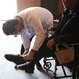 谈球吧
